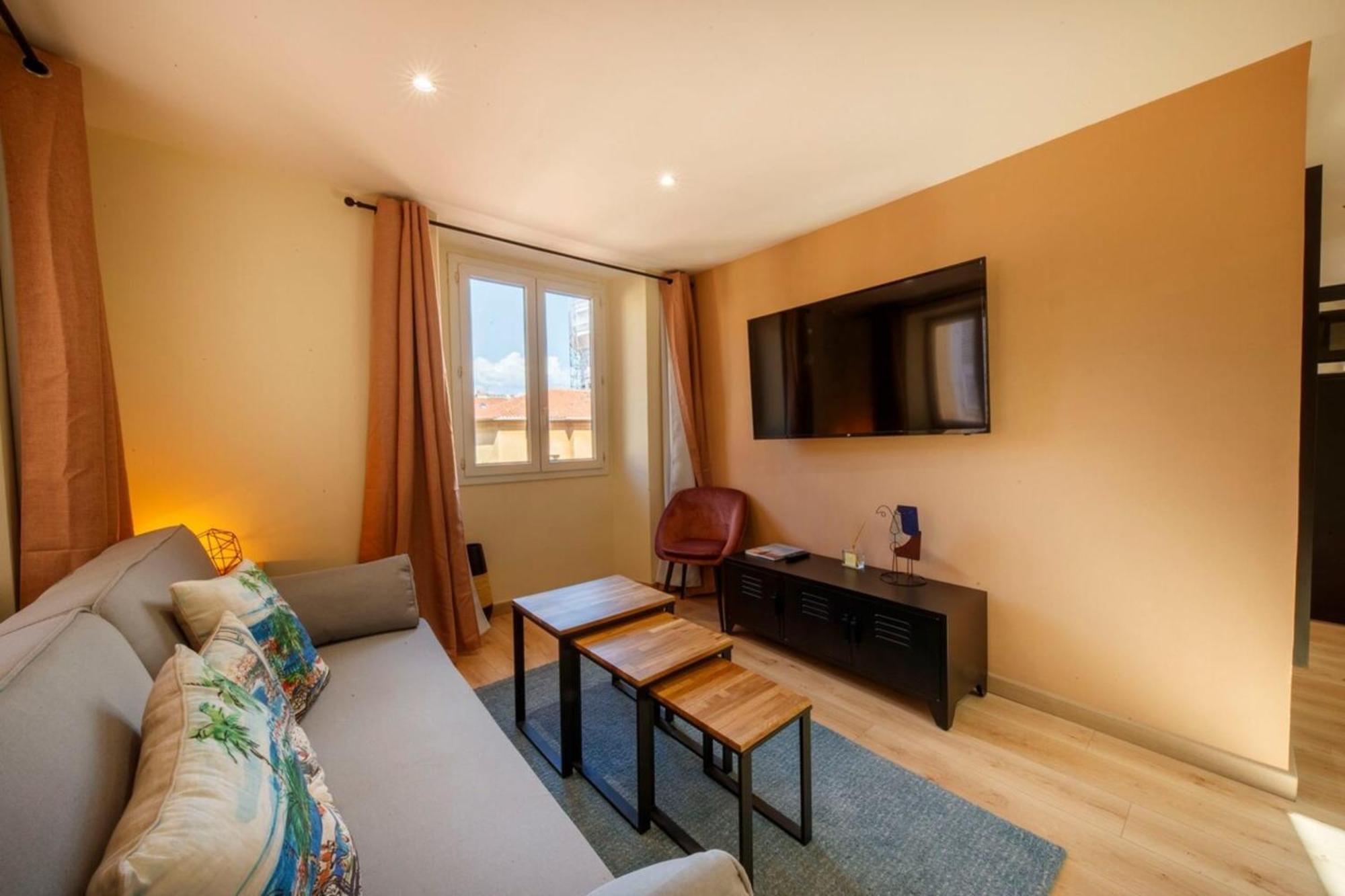 06A2 - Heart Of Old Nice Beautiful Renovated Apartment Екстериор снимка
