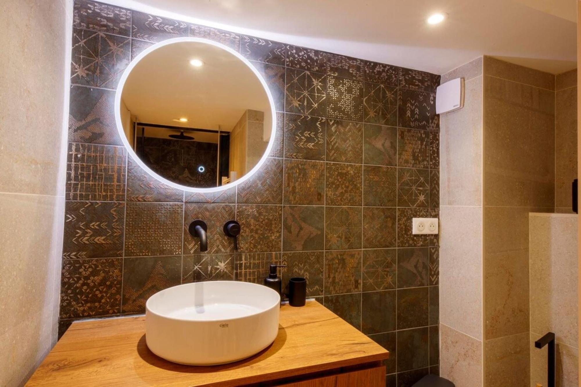 06A2 - Heart Of Old Nice Beautiful Renovated Apartment Екстериор снимка